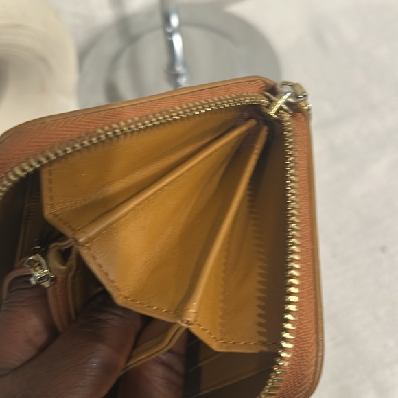 MCM zippy Wallet Multiple colors - Picture 12 of 13